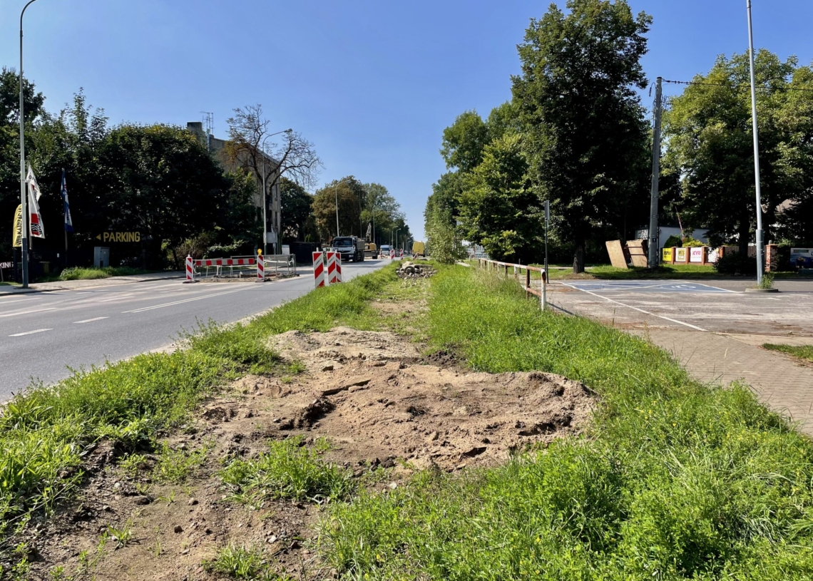 Przebudowa trasy tramwajowej w Konstantynowie postępuje. Torowisko jest niemal gotowe [ZDJĘCIA + WIDEO]