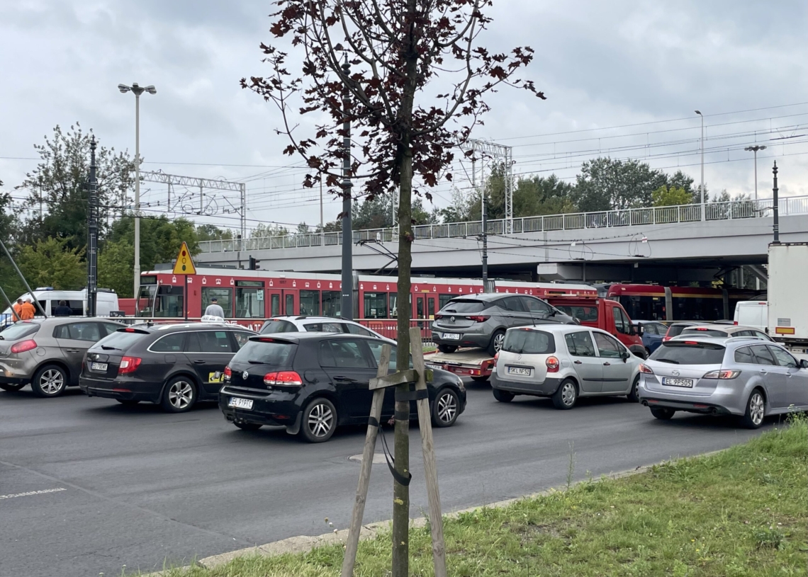 Zderzenie tramwajów. Zatrzymanie ruchu tramwajowego na al. Bandurskiego na 2,5 godziny