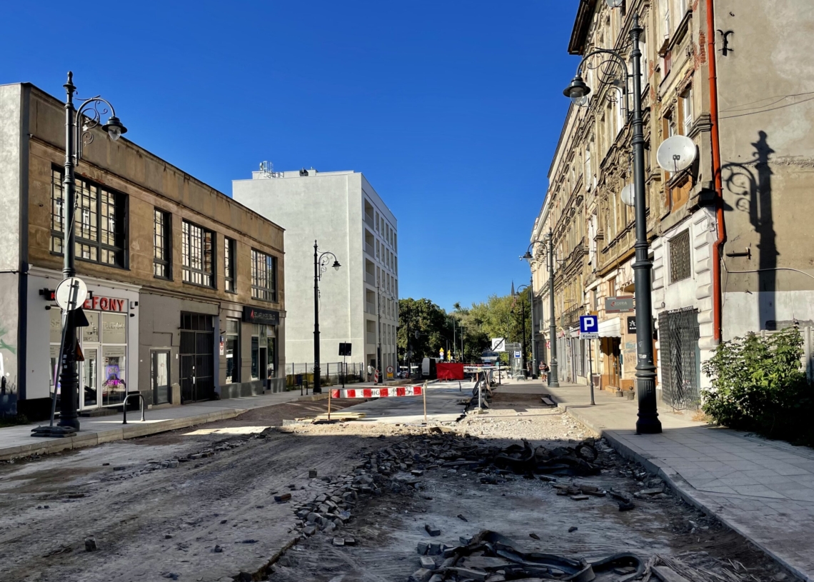 Przebudowa Placu Wolności – przybywa kostki granitowej i torów [ZDJĘCIA+WIDEO]