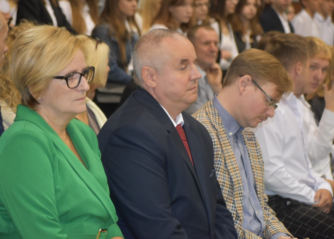 Rozpoczęcie roku szkolnego w Sieradzu z udziałem wiceministra Wdówika