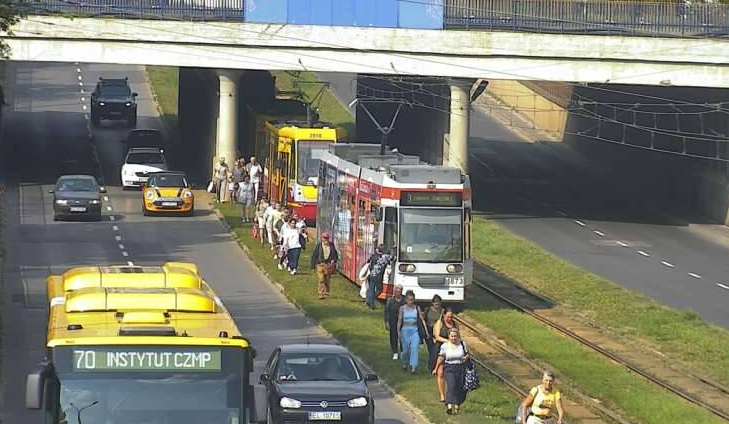 zatrzymanie ruchu tramwajowego na ulicy Rzgowskiej