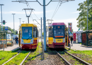 „Czarna szyna” wydłuża drogę hamowania tramwajów. MPK apeluje o ostrożność