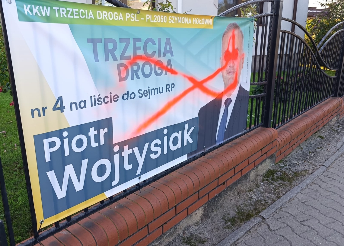 Wandale w gminie Moszczenica. Zniszczyli banery wyborcze Piotra Wojtasika z partii PSL