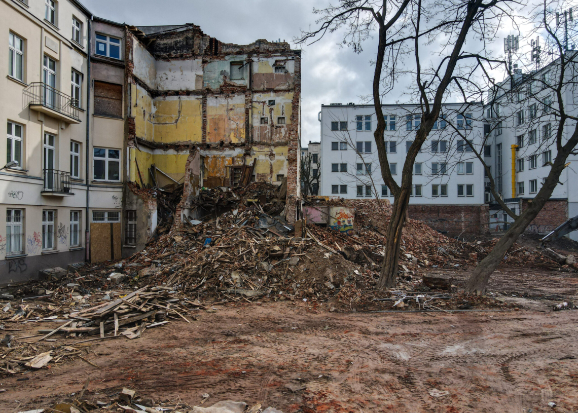 Dobiegają końca tegoroczne wyburzenia pustostanów. Łącznie z łódzkiego krajobrazu zniknie 50 ruder