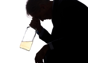 Alkohol zabija. Wzrasta liczba zgonów w związku z nałogowym spożywaniem napojów wyskokowych