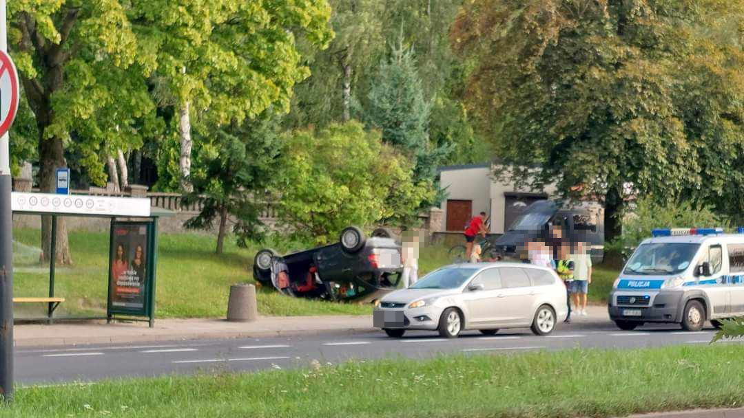 Dachowanie na al. Palki w Łodzi