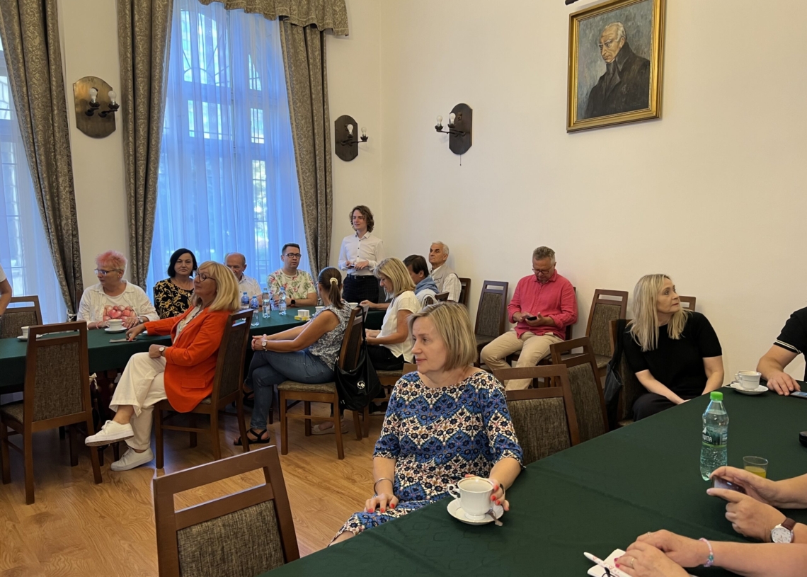 Aktualne problemy w oświacie polskiej. Spotkanie ZNP i polityków KO