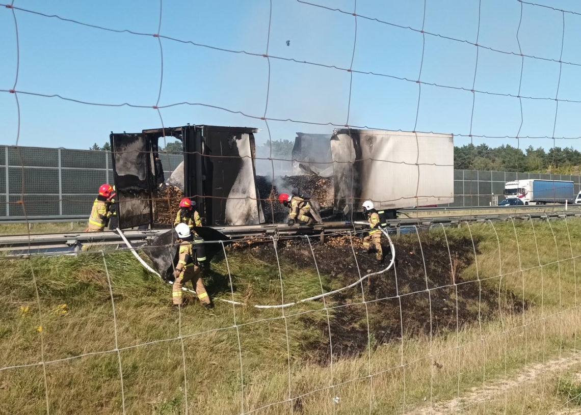 Pożar ciężarówki na A2