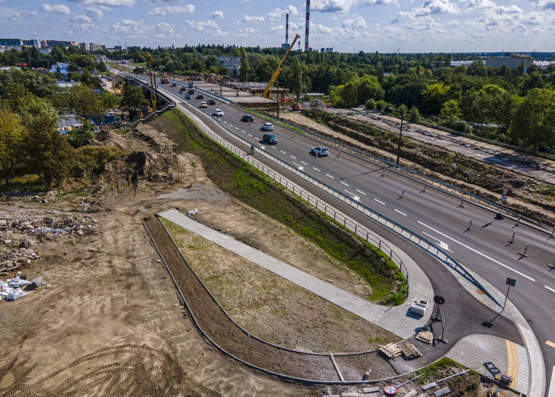 Przebudowa wiaduktów na ulicy Przybyszewskiego. Nadal trwa rozbiórka południowej estakady