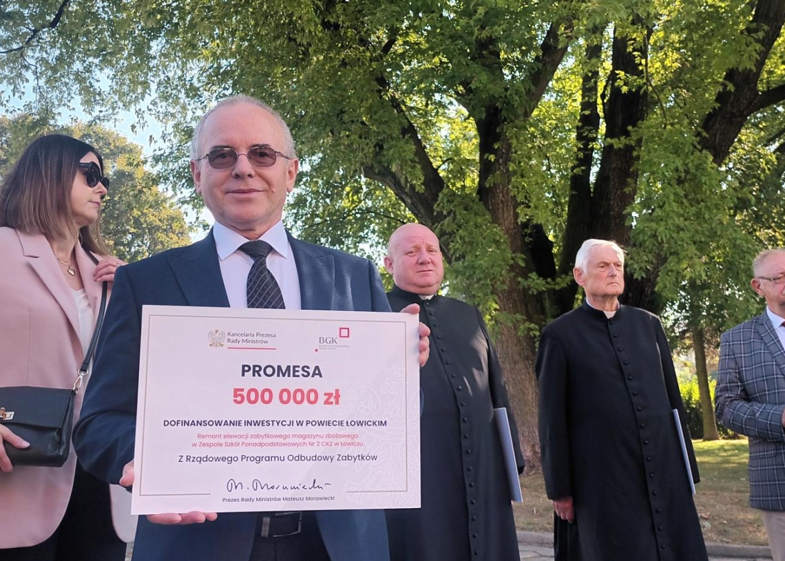 Remont zabytkowego spichlerza przy Zespole Szkół na Blichu w Łowiczu