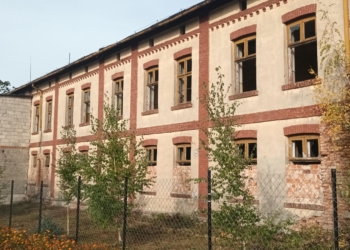 gminie Oporów