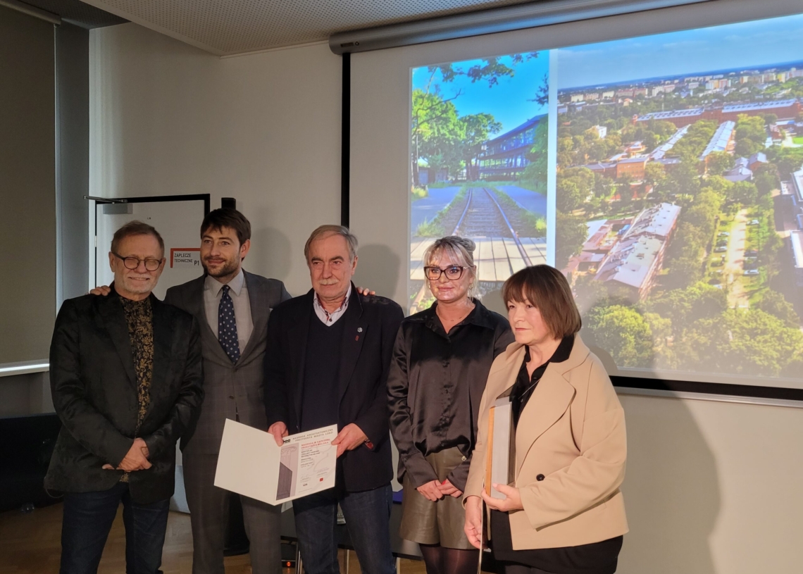 Monopolis otrzymało Nagrodę Architektoniczną Prezydenta Miasta Łodzi w kategorii Grand Prix, a także od łodzianek i łodzian