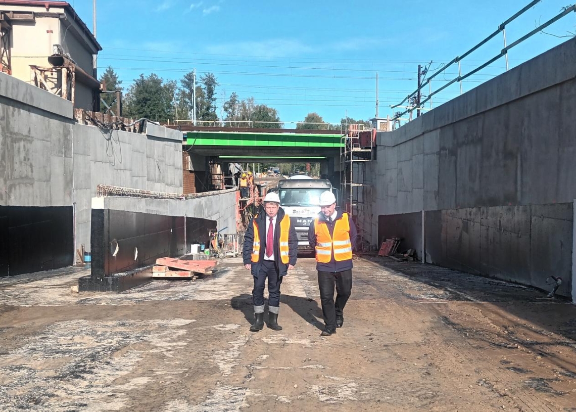 Budowa tunelu drogowego pod torami w Andrespolu