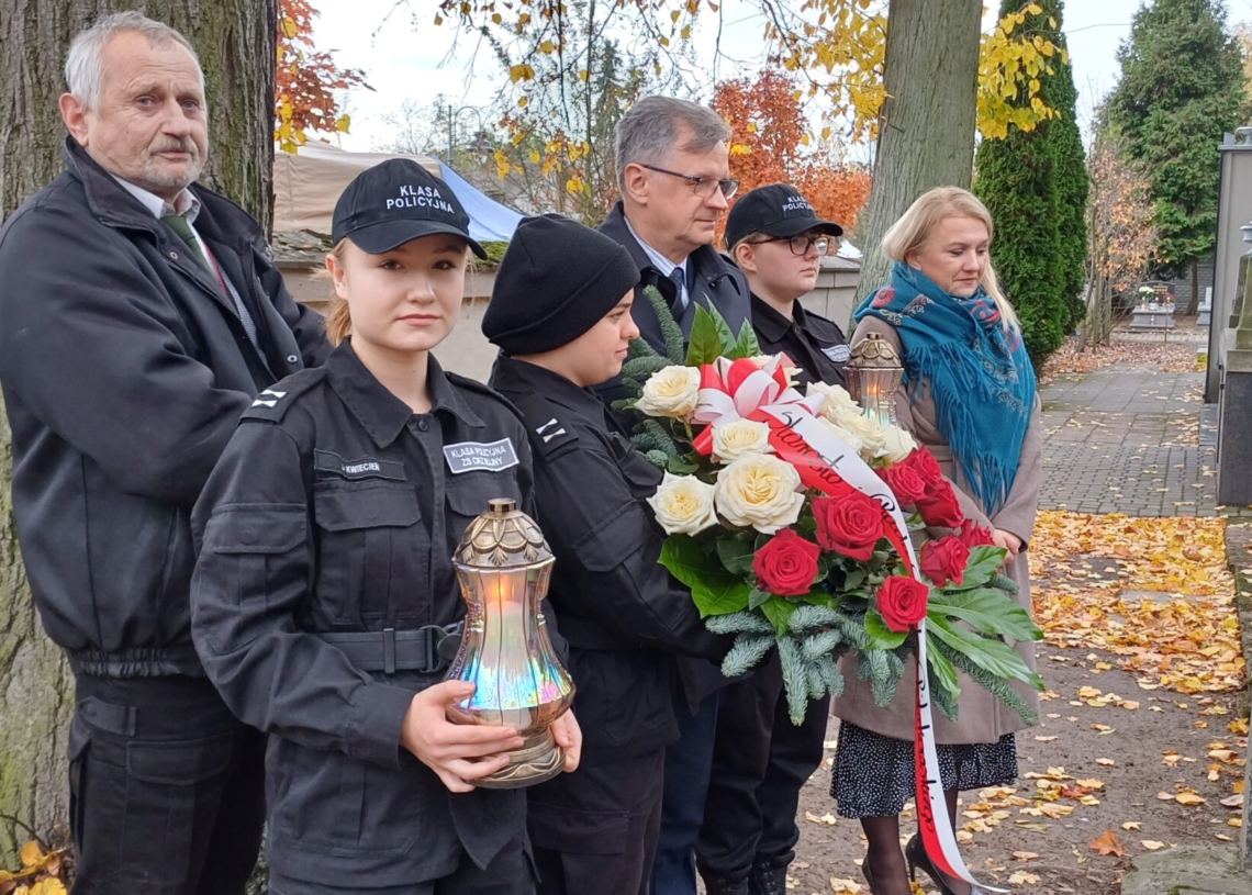 Grób prof. Henryka Gnoińskiego uporządkowany na Wszystkich Świętych