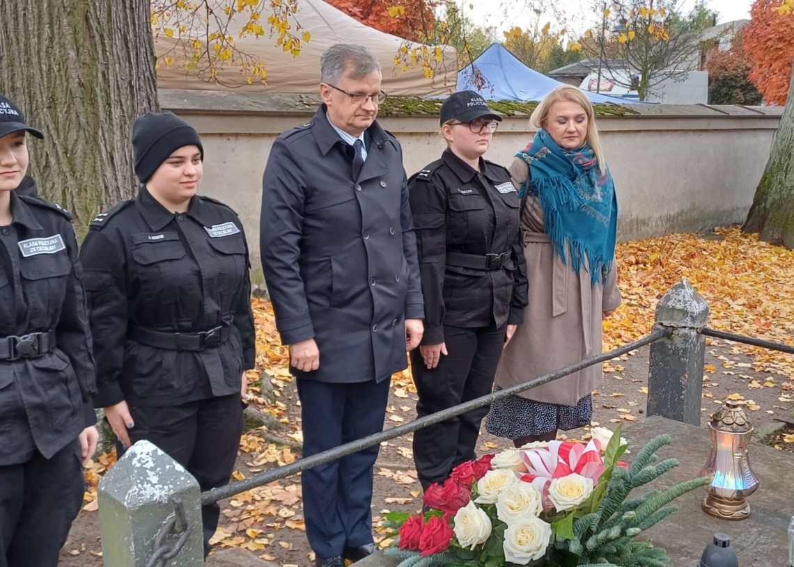 Grób prof. Henryka Gnoińskiego uporządkowany na Wszystkich Świętych