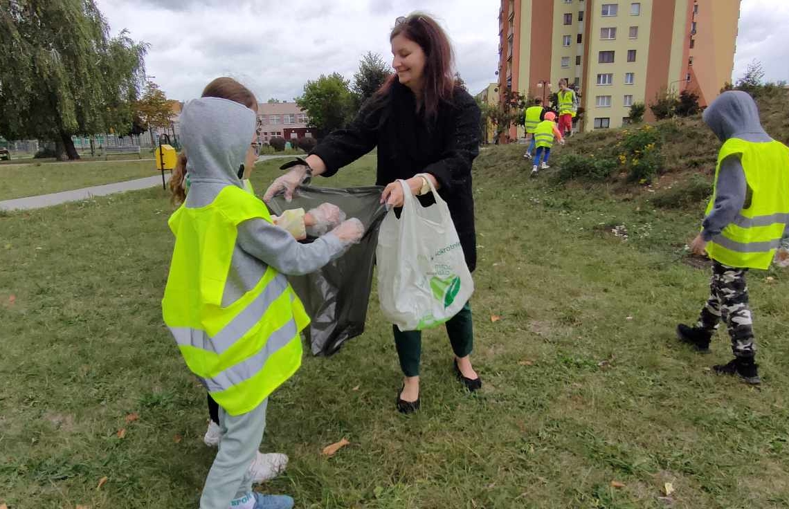 Akcja „Sprzątamy dla Polski” w Bełchatowie 1 Sprzątamy dla Polski