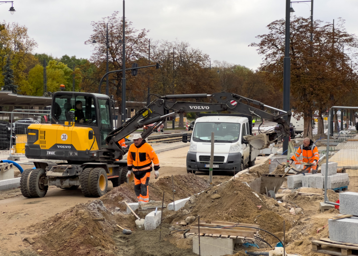 Modernizacja ul. Północnej. Wkrótce wylewanie podbudowy na południowej nitce i układanie pierwszej warstwy nawierzchni