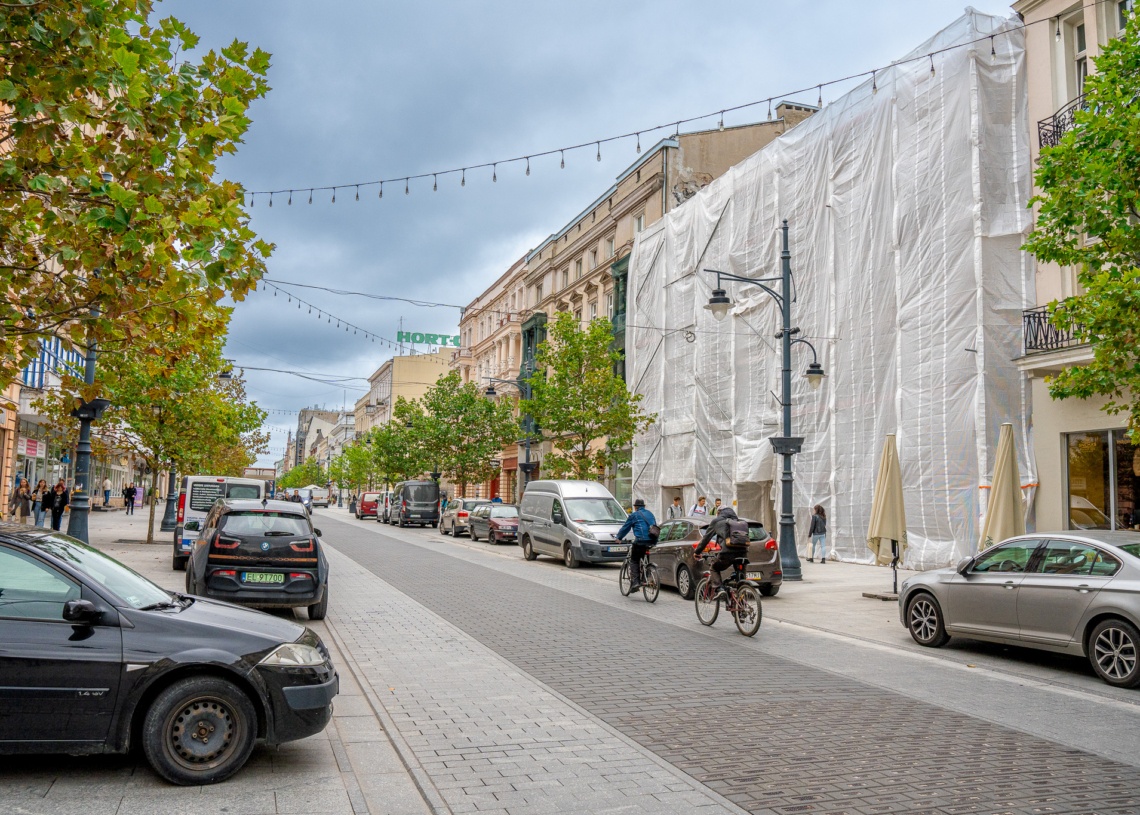 Rewitalizacja przy ul. Piotrkowskiej 118 – trwa remont elewacji frontowej