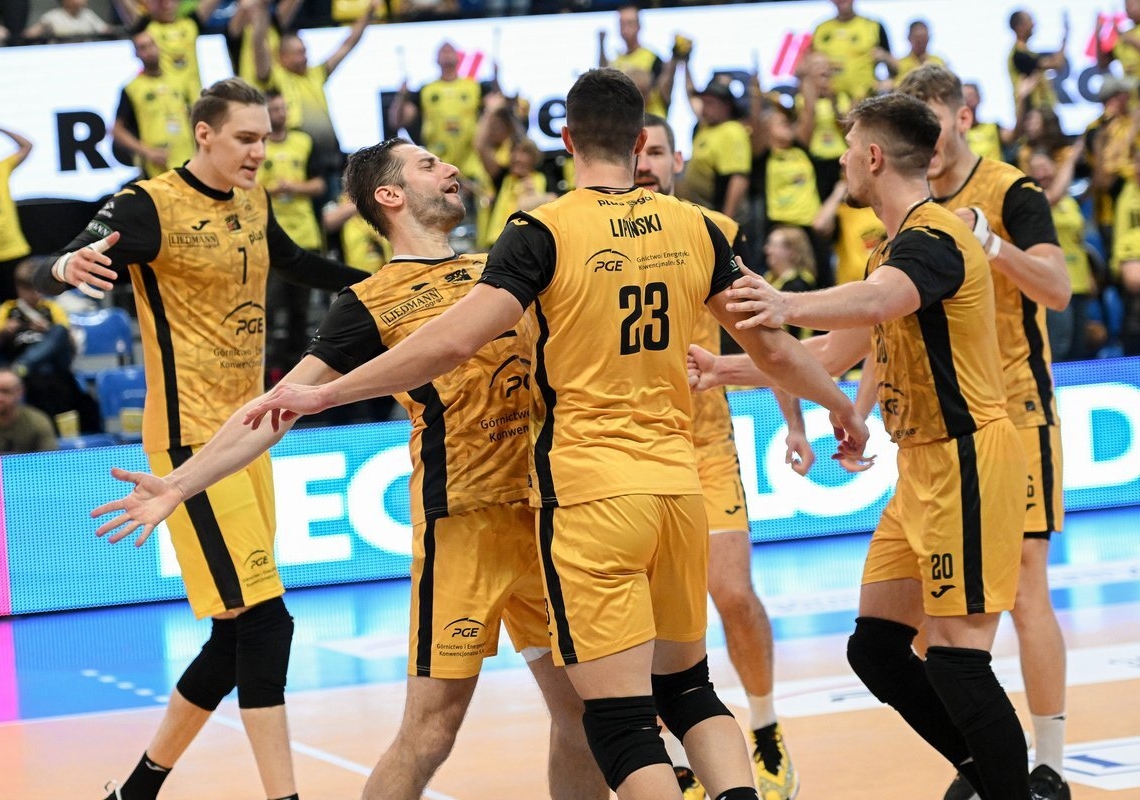 PGE GiEK Skra Bełchatów po raz drugi z rzędu wygrywa 3:2 1 PGE GiEK Skra Bełchatów po raz drugi z rzędu wygrywa 3:2
