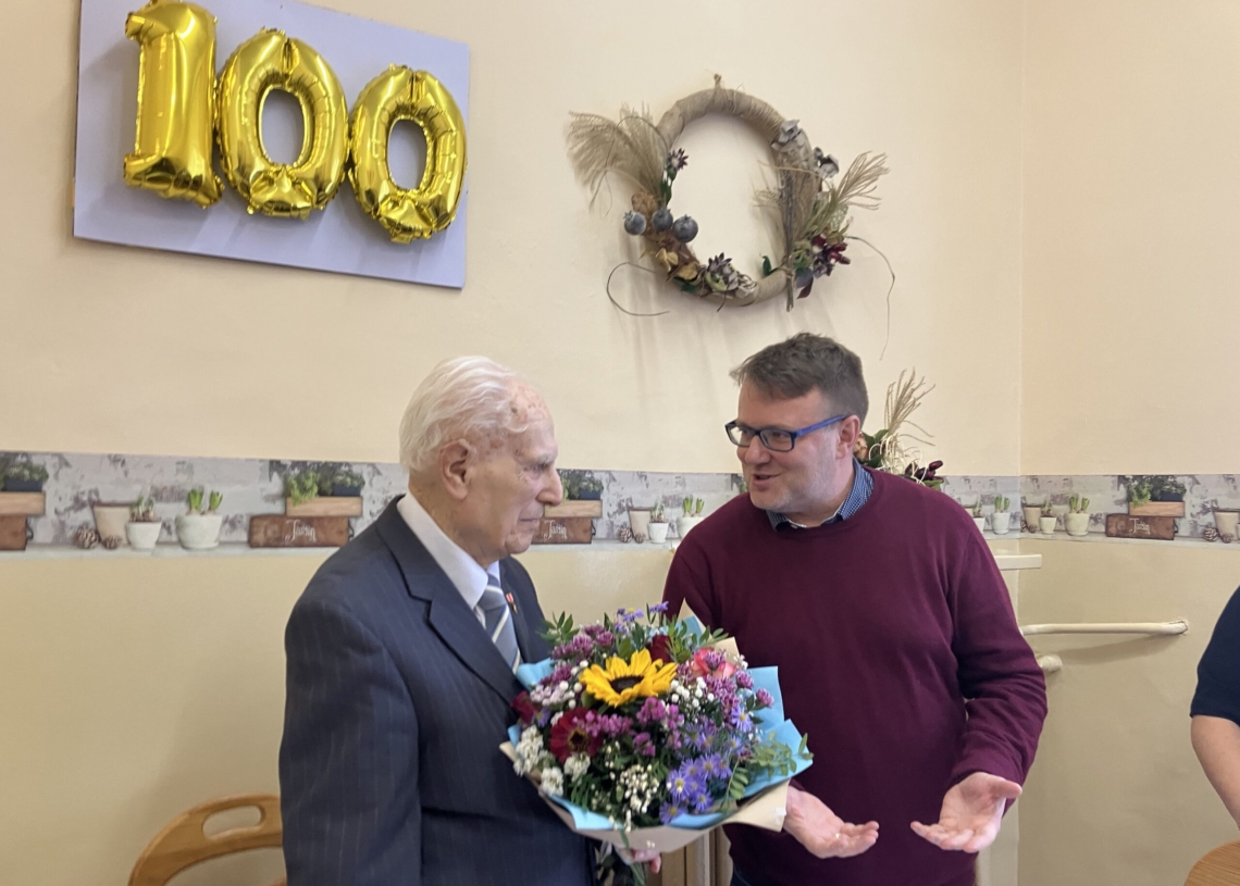 100 lat pana Antoniego. Impreza urodzinowa w łódzkim Domu Dziennego Pobytu