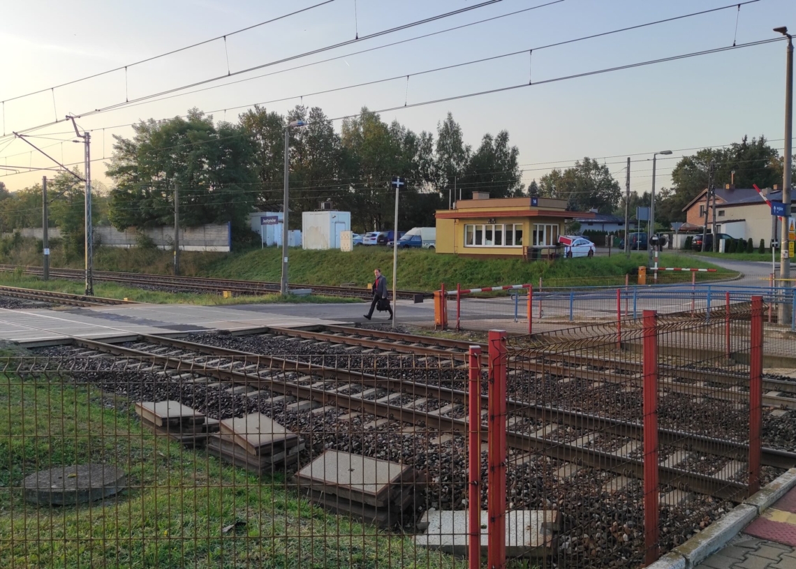 Apel do ministra infrastruktury o budowę kładki nad przejazdem kolejowym w Justynowie [ZDJĘCIA]