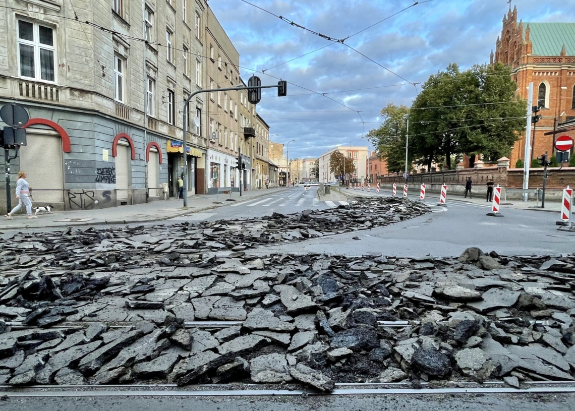 Zmiana organizacji ruchu na pl. Kościelnym i na ul. Wojska Polskiego [ZDJĘCIA+WIDEO]