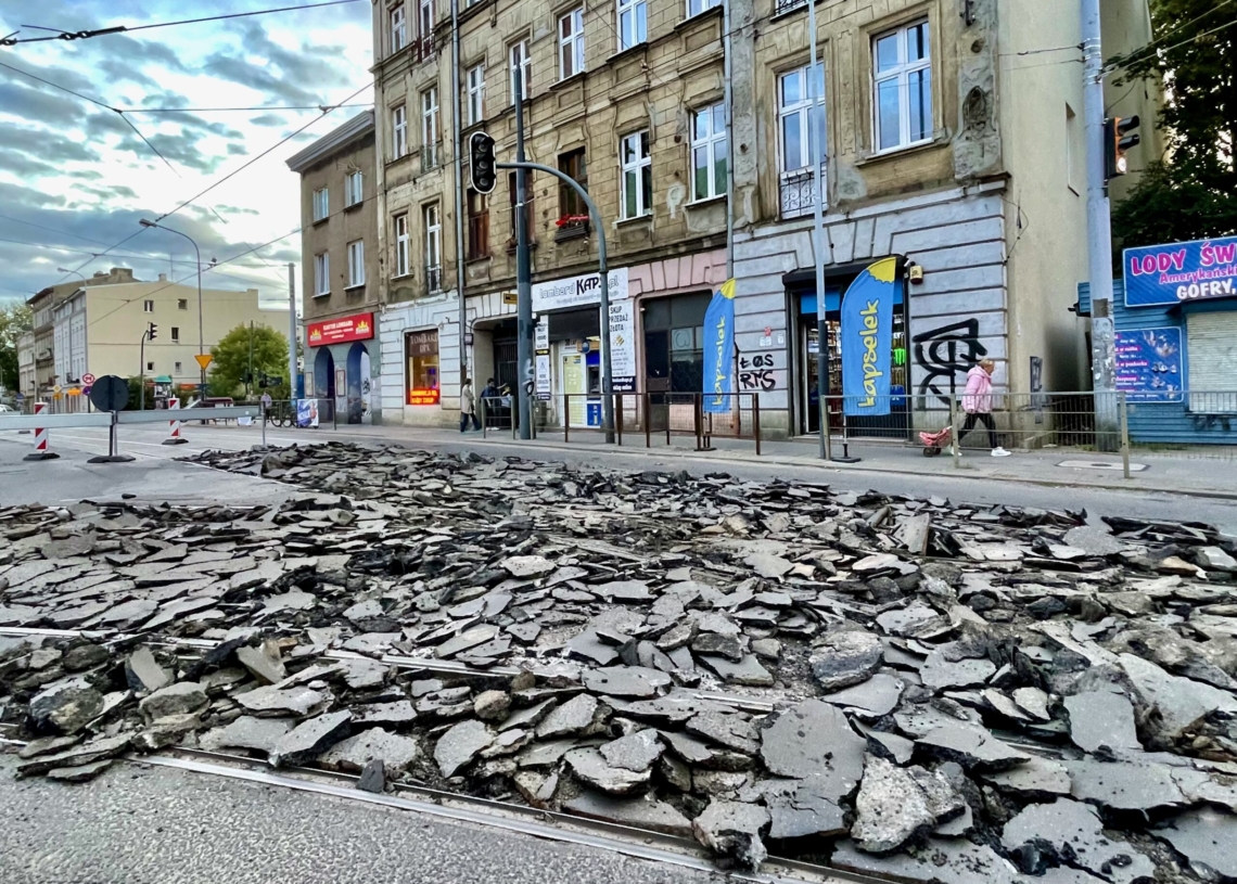 Zmiana organizacji ruchu na pl. Kościelnym i na ul. Wojska Polskiego [ZDJĘCIA+WIDEO]