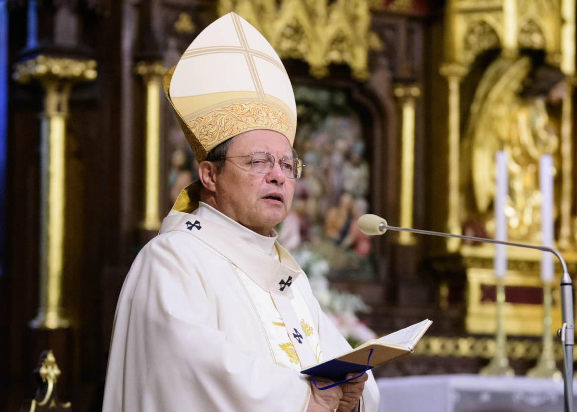 Kardynał Grzegorz Ryś przeprasza za zachowanie księdza i... oddaje pieniądze 1 Msza dziekczynna Kardynal Rys w lodzkiej katedrze.81