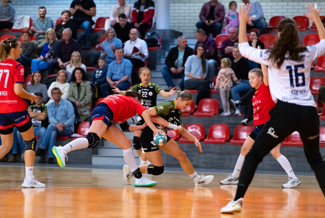 Surowa lekcja handballu w Kobierzycach. Piotrcovia przegrała po raz 5. w sezonie