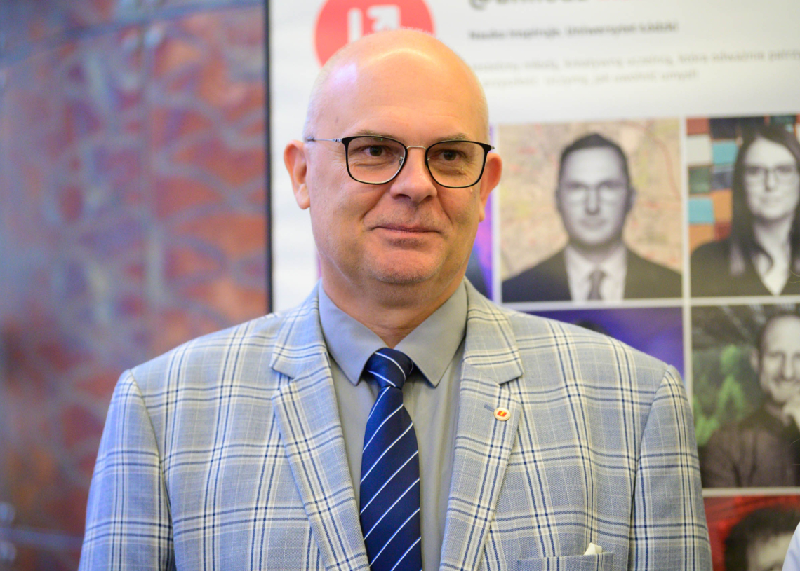 prof. Robert Zakrzewski