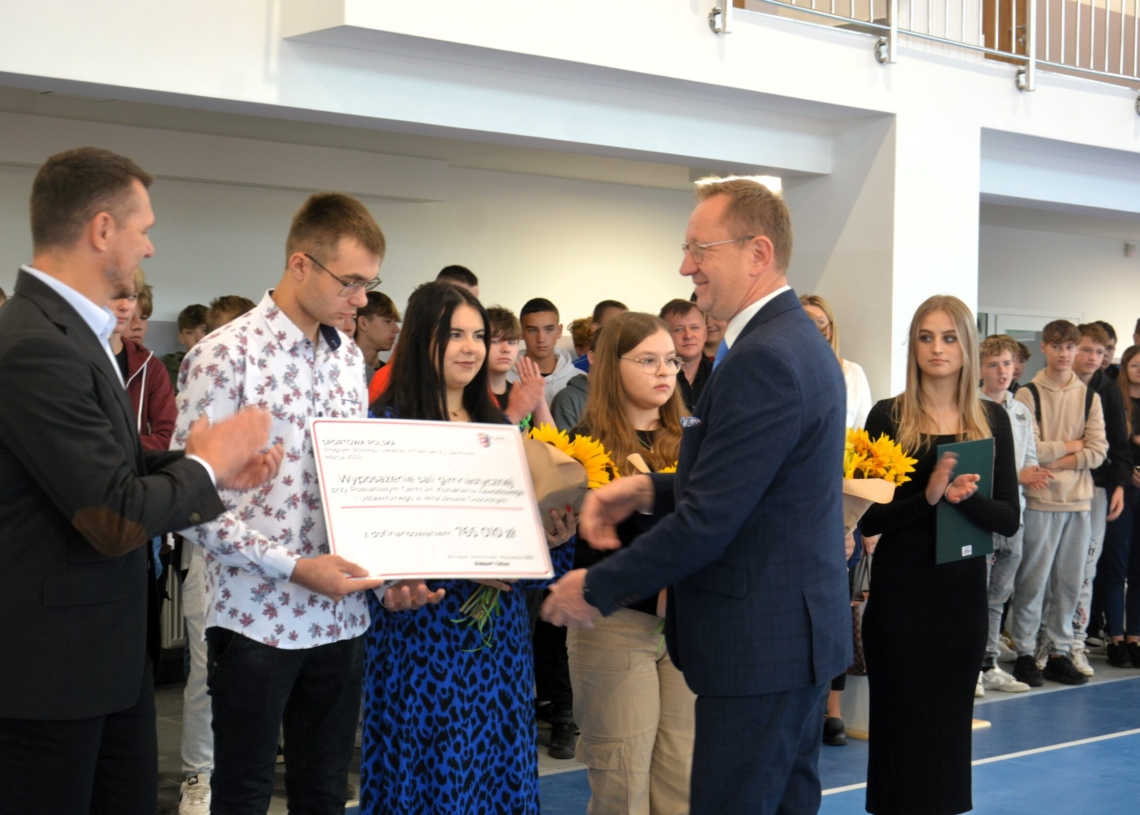 Minister Robert Telus wręczył promesy z Rządowego Programu Odbudowy Zabytków