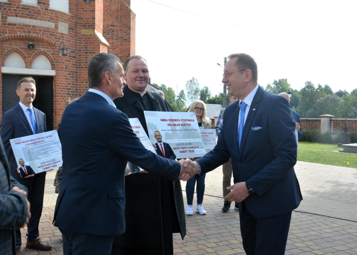 Minister Robert Telus wręczył promesy z Rządowego Programu Odbudowy Zabytków