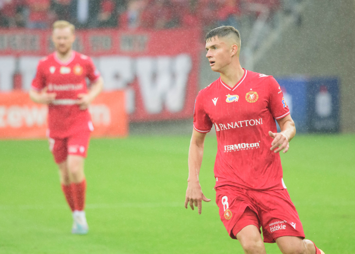 Dawid Tkacz zagrał w reprezentacji Polski U-19. Słodko-gorzki debiut pomocnika Widzewa 1 Dawid Tkacz w meczu Widzewa ze Stalą Mielec