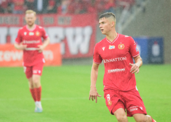 Dawid Tkacz w meczu Widzewa ze Stalą Mielec