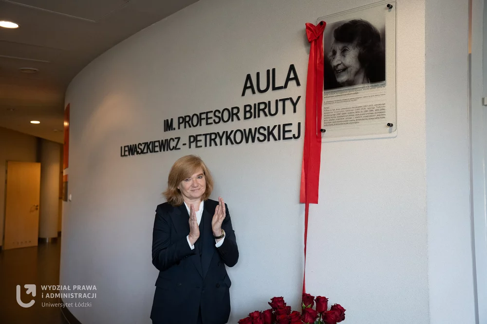 Odsłonięcie tablicy upamiętniającej prof. Birutę Lewaszkiewicz-Petrykowską