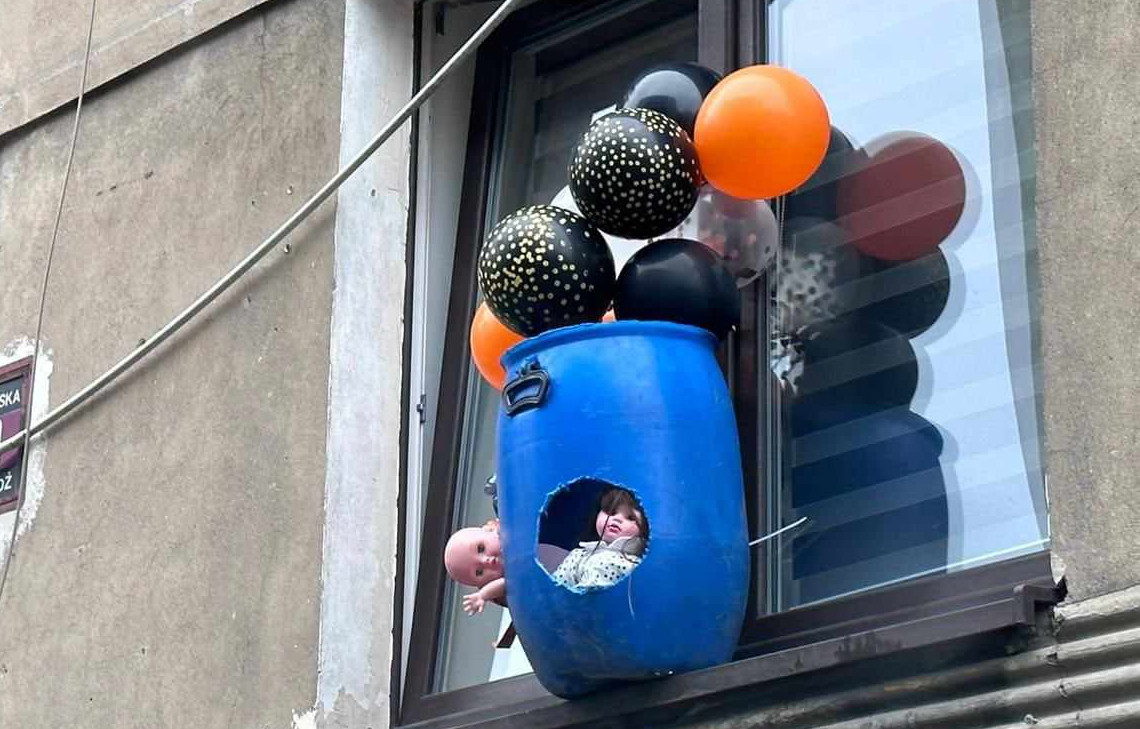 Halloween po łódzku. Ktoś zażartował z tragedii sprzed 20 lat