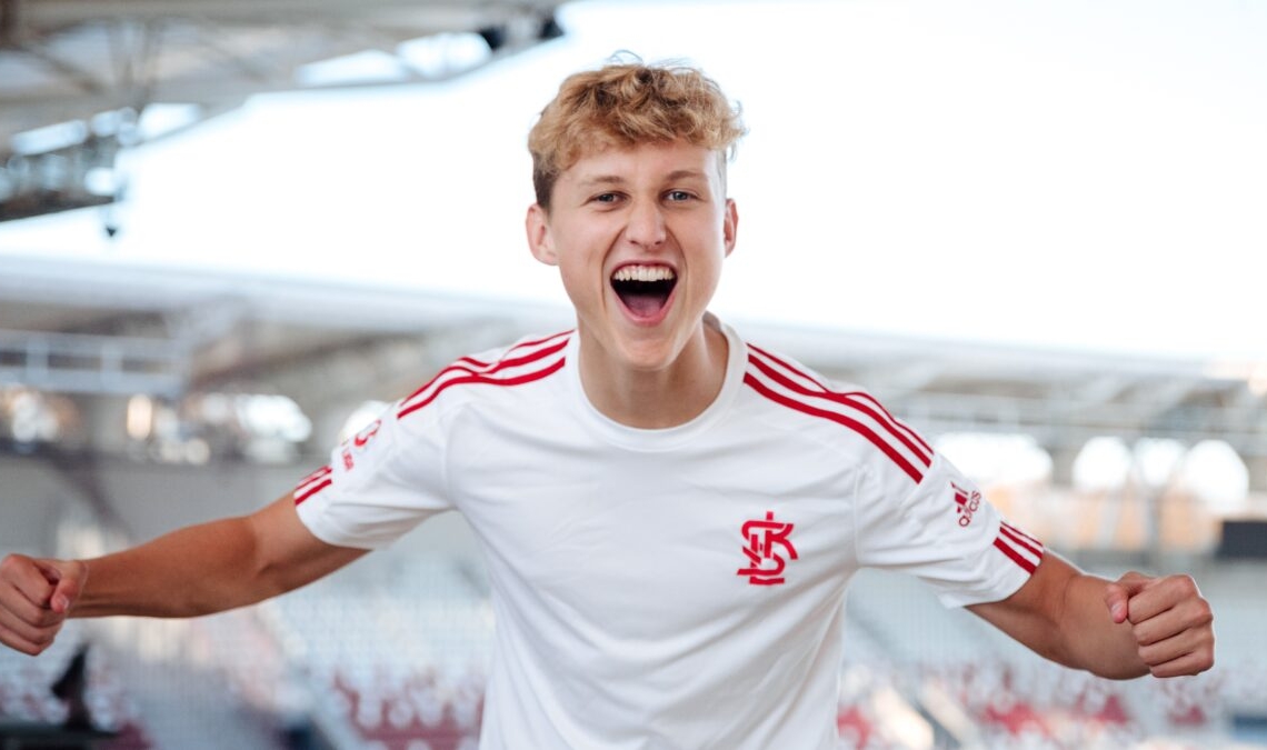 Jan Łabędzki z golem w reprezentacji U-18. Zwycięstwo Polski ze Szwecją 1 Jan Łabędzki z debiutem w reprezentacji Polski U-18
