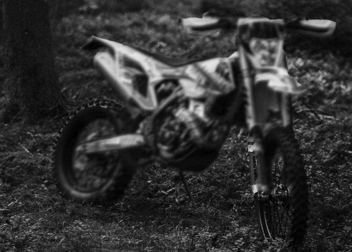 Śmiertelny wypadek w Stanisławowie. Motocyklista zginął w lesie 1 Śmiertelny wypadek w Stanisławowie. Motocyklista zginął w lesie