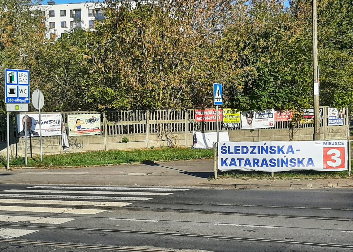 Plakaty wyborcze po wyborach
