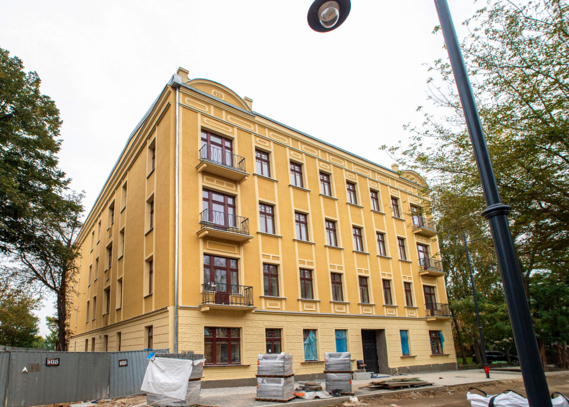 Wkrótce odbiory woonerfu na ul. Mielczarskiego i 3 zrewitalizowanych kamienic, które się przy nim znajdują