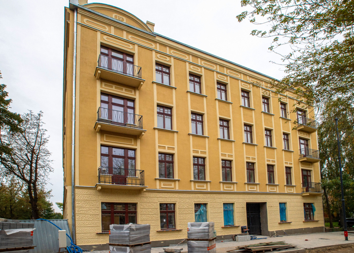Wkrótce odbiory woonerfu na ul. Mielczarskiego i 3 zrewitalizowanych kamienic, które się przy nim znajdują