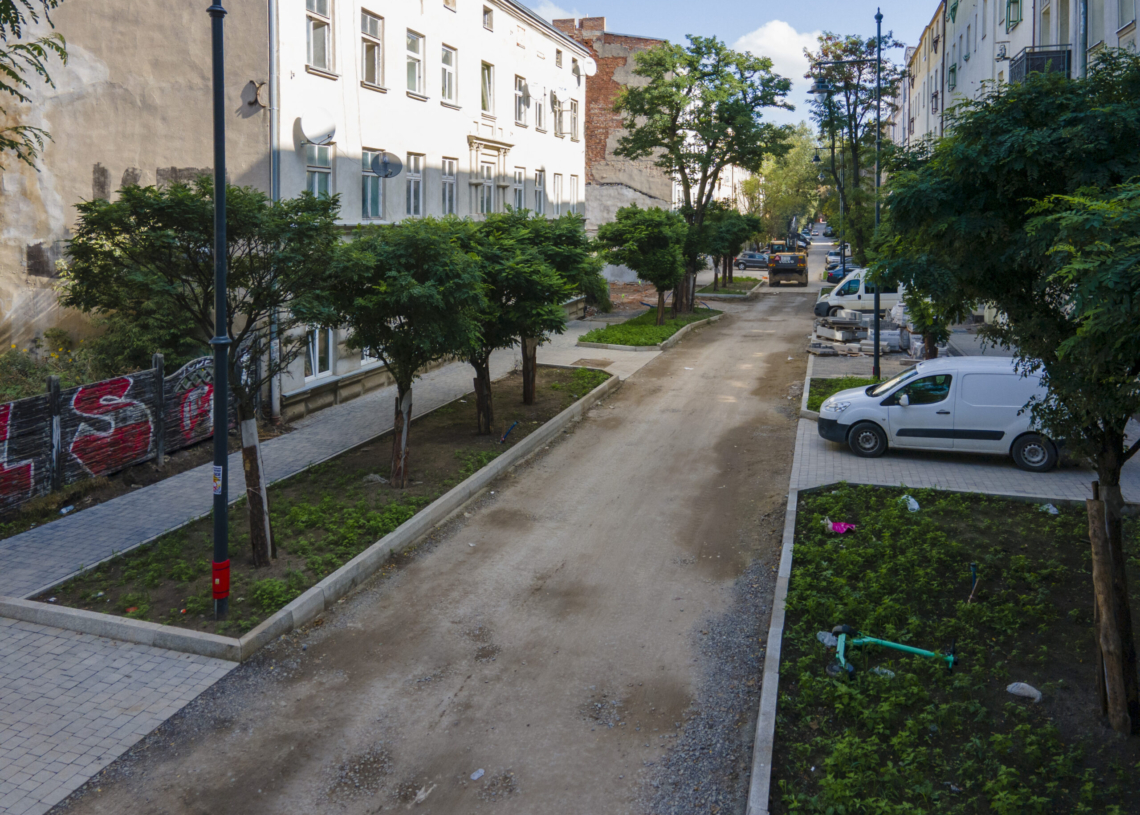 Budowa woonerfu na ulicy Mielczarskiego. Za kilka tygodni mają się zacząć odbiory inwestycji