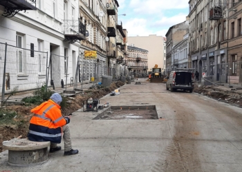 Słynny samochód z Legionów stoi obecnie pod Manufakturą