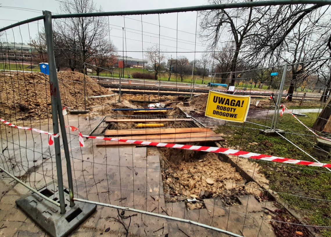 Remont ul. Wojska Polskiego zakończy się dopiero wiosną [ZDJĘCIA + WIDEO]