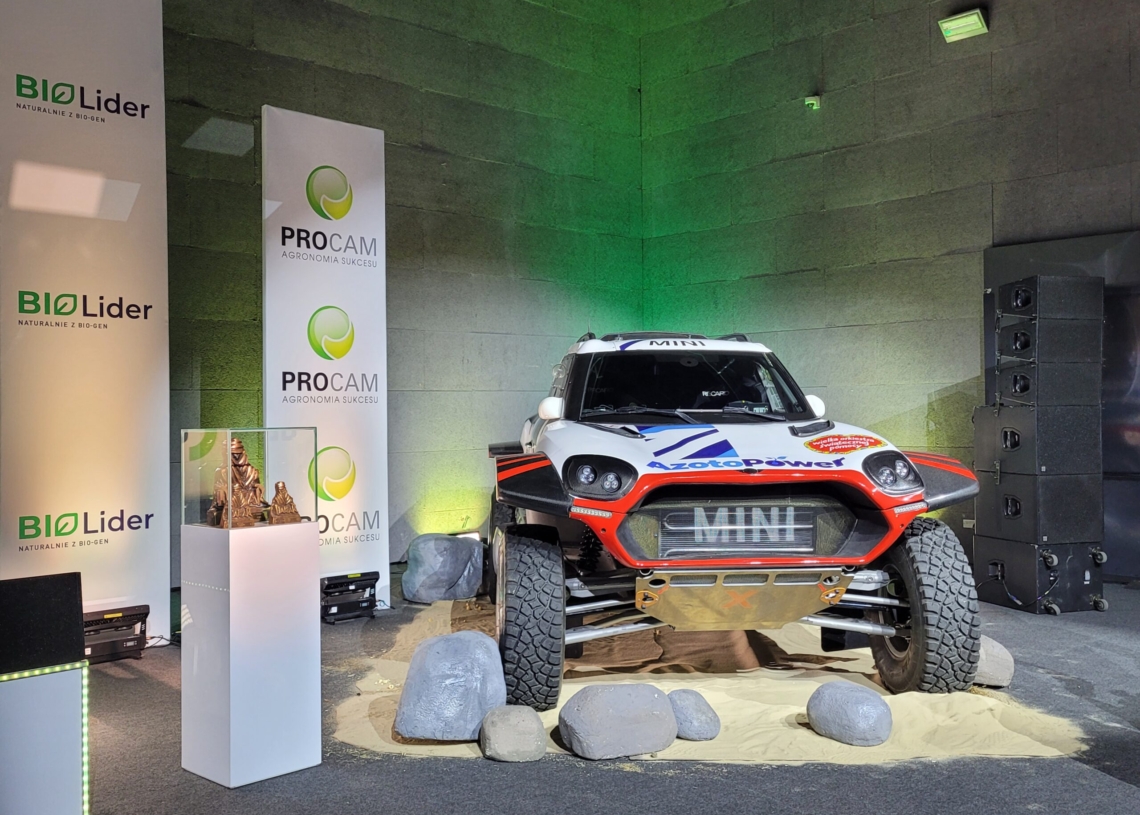 Krzysztof Hołowczyc powraca! Polak pojedzie w Rajdzie Dakar 2024 [ZDJĘCIA, WIDEO]