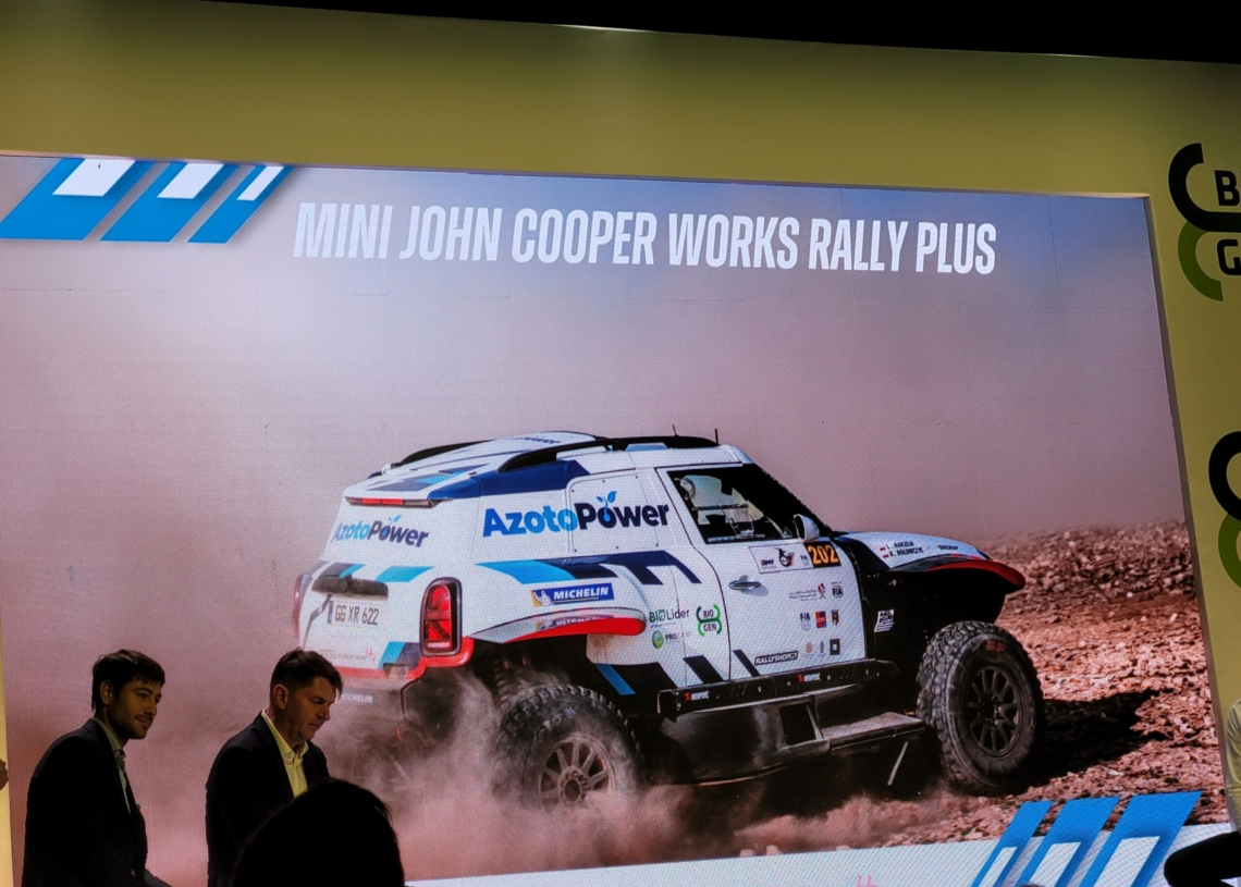 Krzysztof Hołowczyc powraca! Polak pojedzie w Rajdzie Dakar 2024 [ZDJĘCIA, WIDEO]