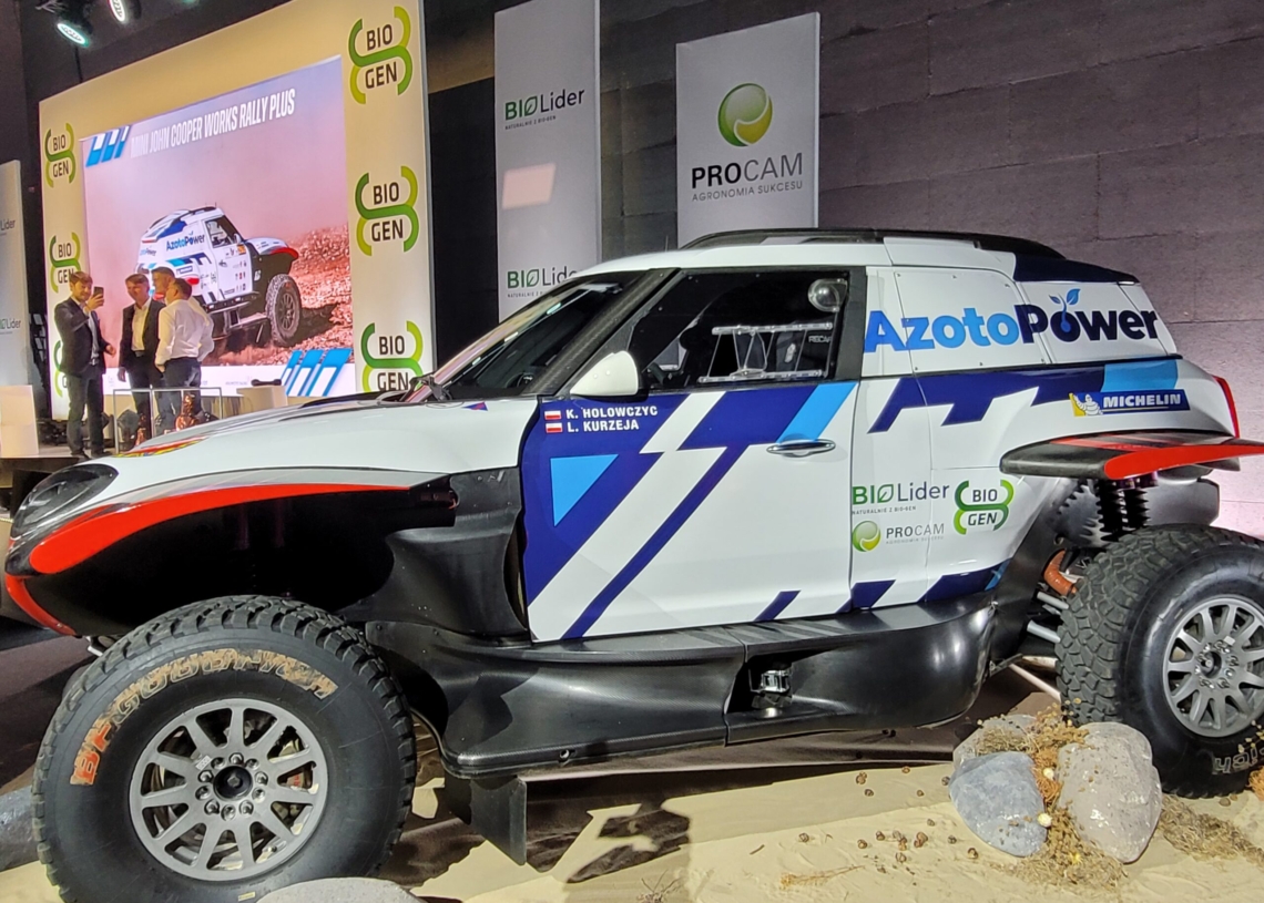 Krzysztof Hołowczyc powraca! Polak pojedzie w Rajdzie Dakar 2024 [ZDJĘCIA, WIDEO]