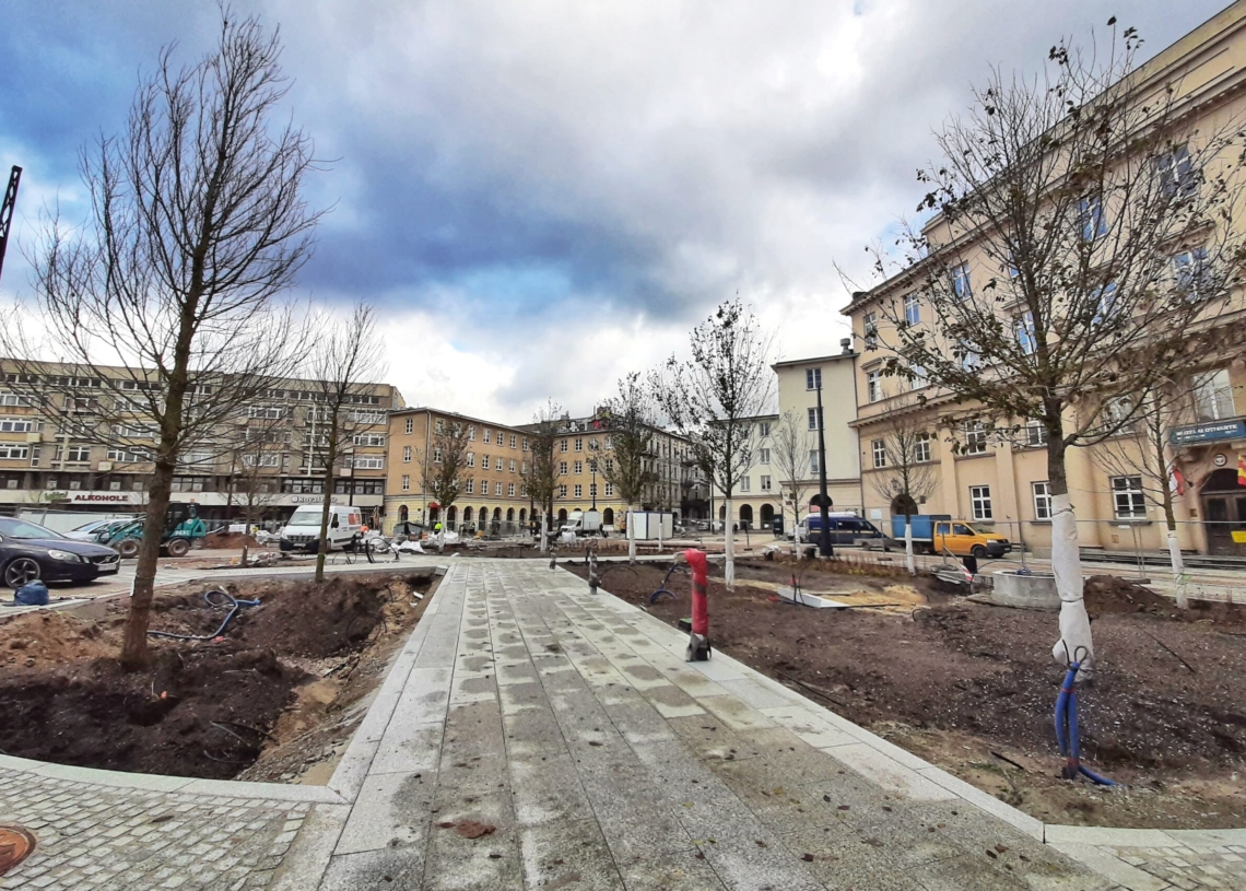 Zbliża się koniec remontu Placu Wolności. Oddany zostanie do ruchu przed Bożym Narodzeniem [ZDJĘCIA + WIDEO]
