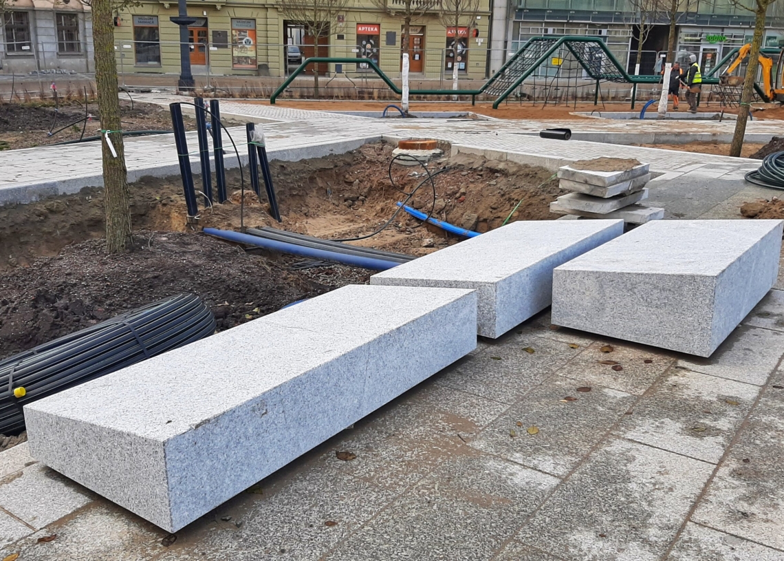 Zbliża się koniec remontu Placu Wolności. Oddany zostanie do ruchu przed Bożym Narodzeniem [ZDJĘCIA + WIDEO]
