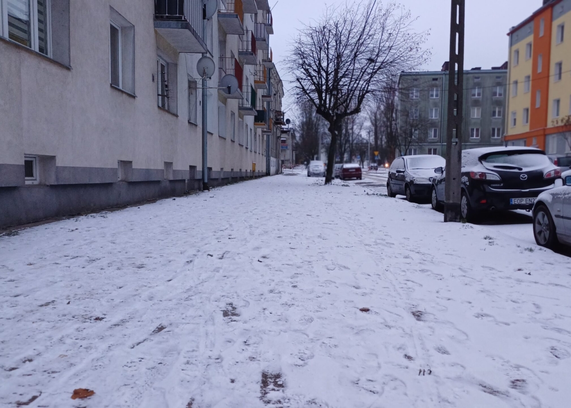 Zima w Piotrkowie Trybunalskim. Śnieg, mróz i dodatkowe obowiązki 1 Zima w Piotrkowie Trybunalskim. Śnieg, mróz i dodatkowe obowiązki